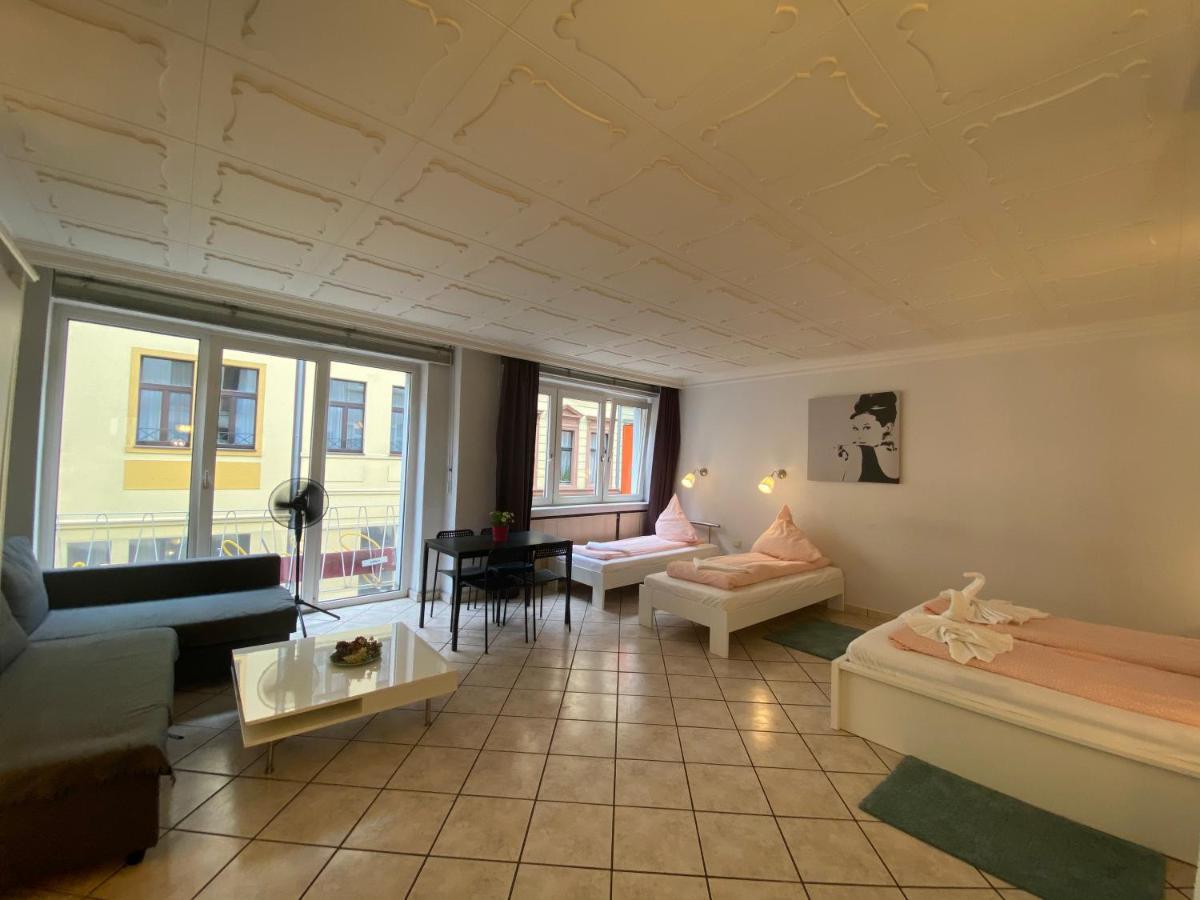 Central Shared Apartment, Friesenplatz Кёльн Экстерьер фото