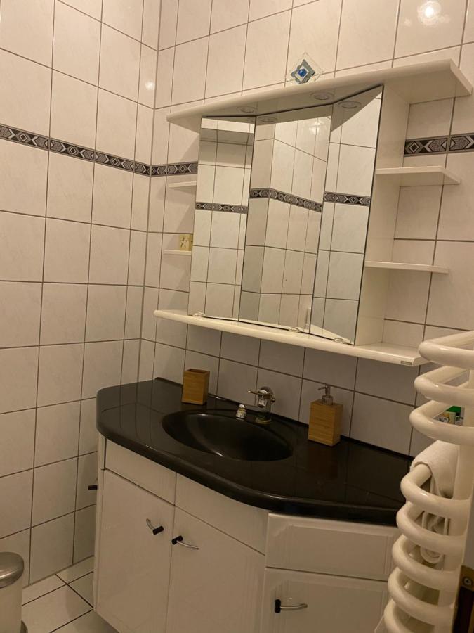 Central Shared Apartment, Friesenplatz Кёльн Экстерьер фото