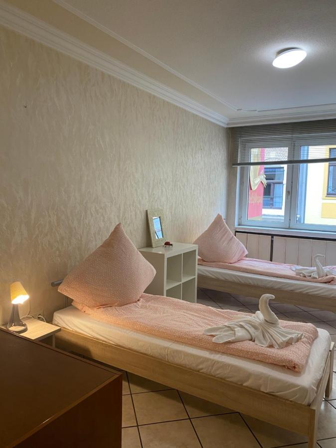 Central Shared Apartment, Friesenplatz Кёльн Экстерьер фото
