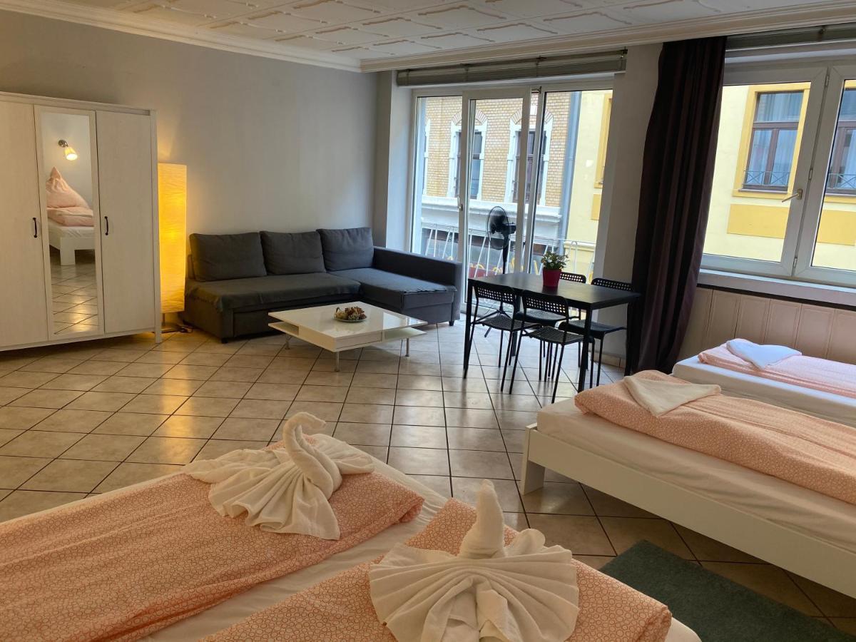 Central Shared Apartment, Friesenplatz Кёльн Экстерьер фото