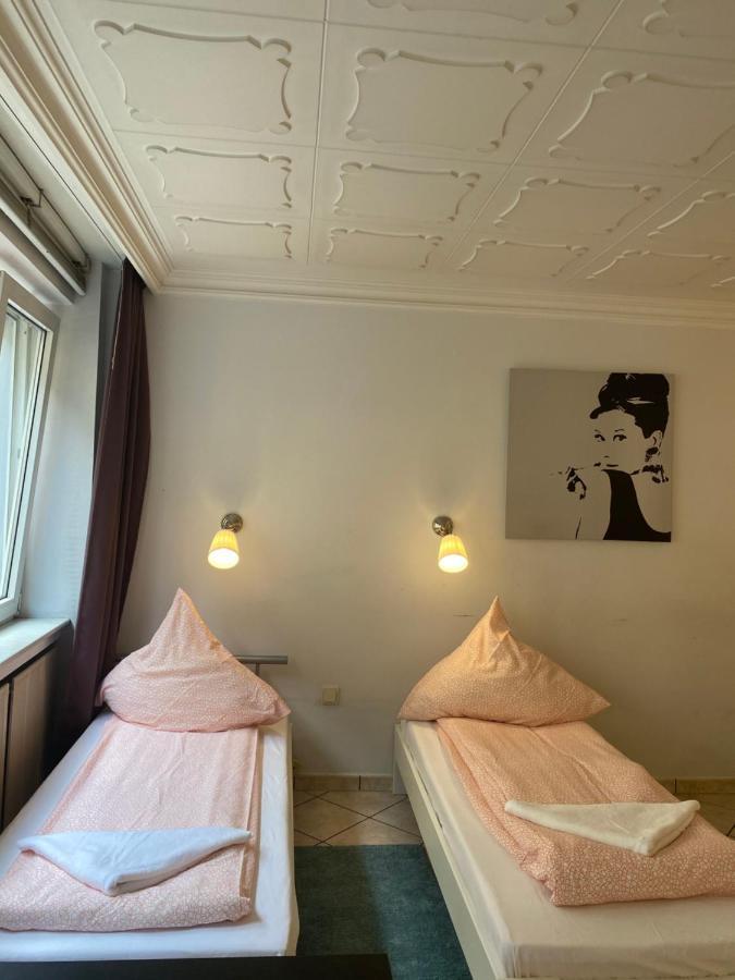 Central Shared Apartment, Friesenplatz Кёльн Экстерьер фото