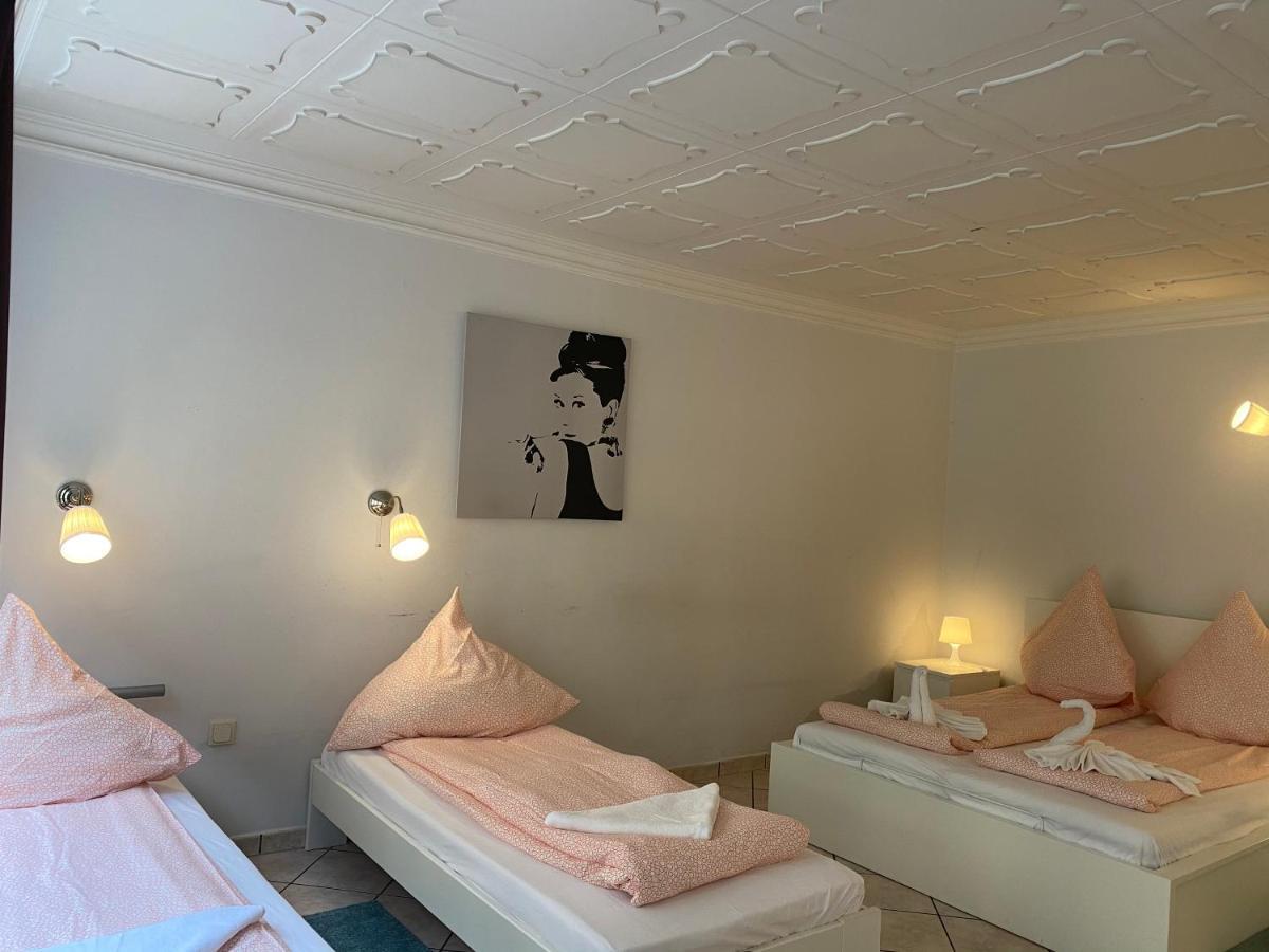 Central Shared Apartment, Friesenplatz Кёльн Экстерьер фото