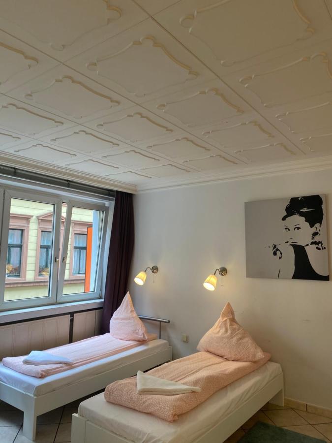 Central Shared Apartment, Friesenplatz Кёльн Экстерьер фото