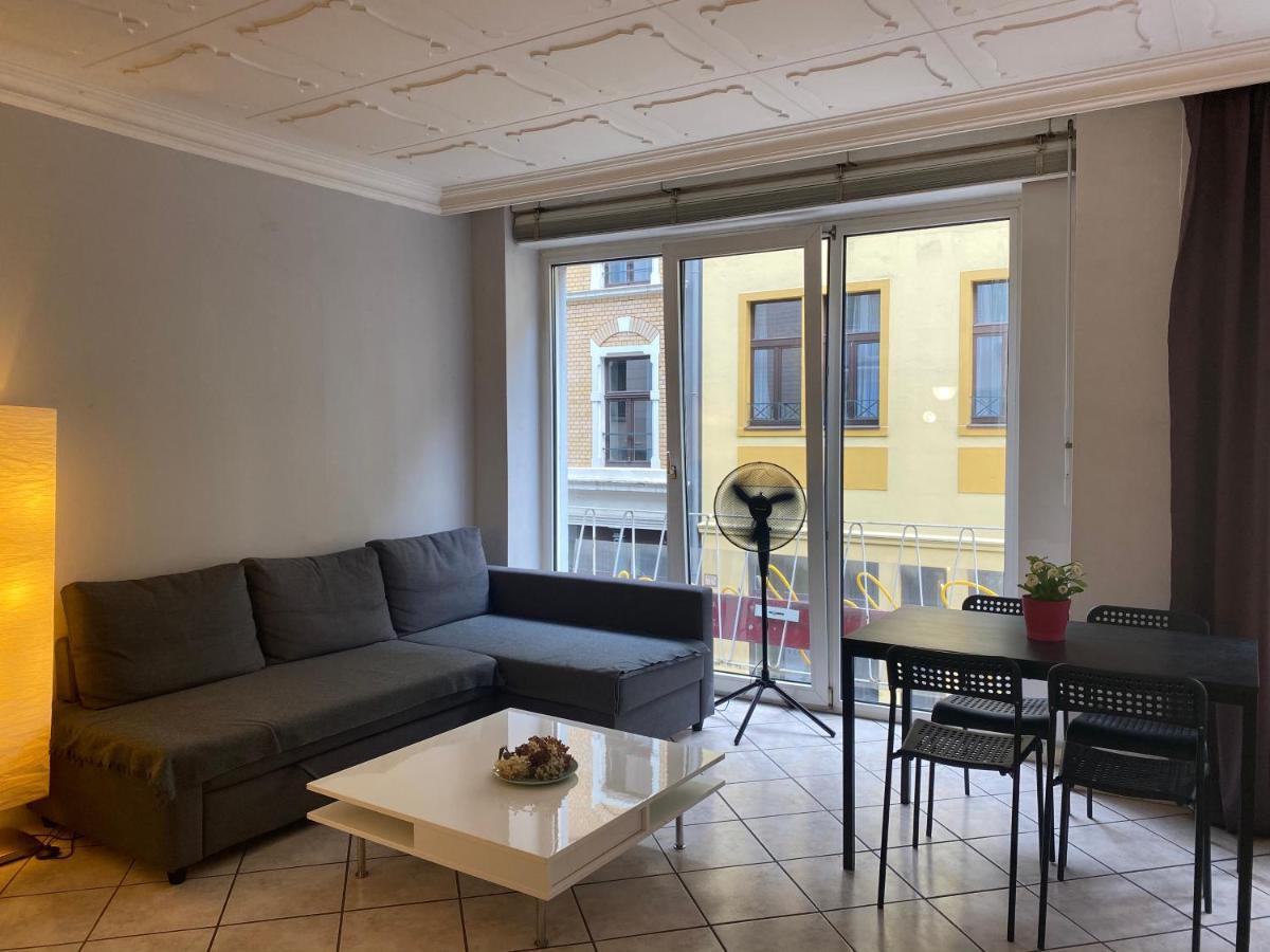 Central Shared Apartment, Friesenplatz Кёльн Экстерьер фото