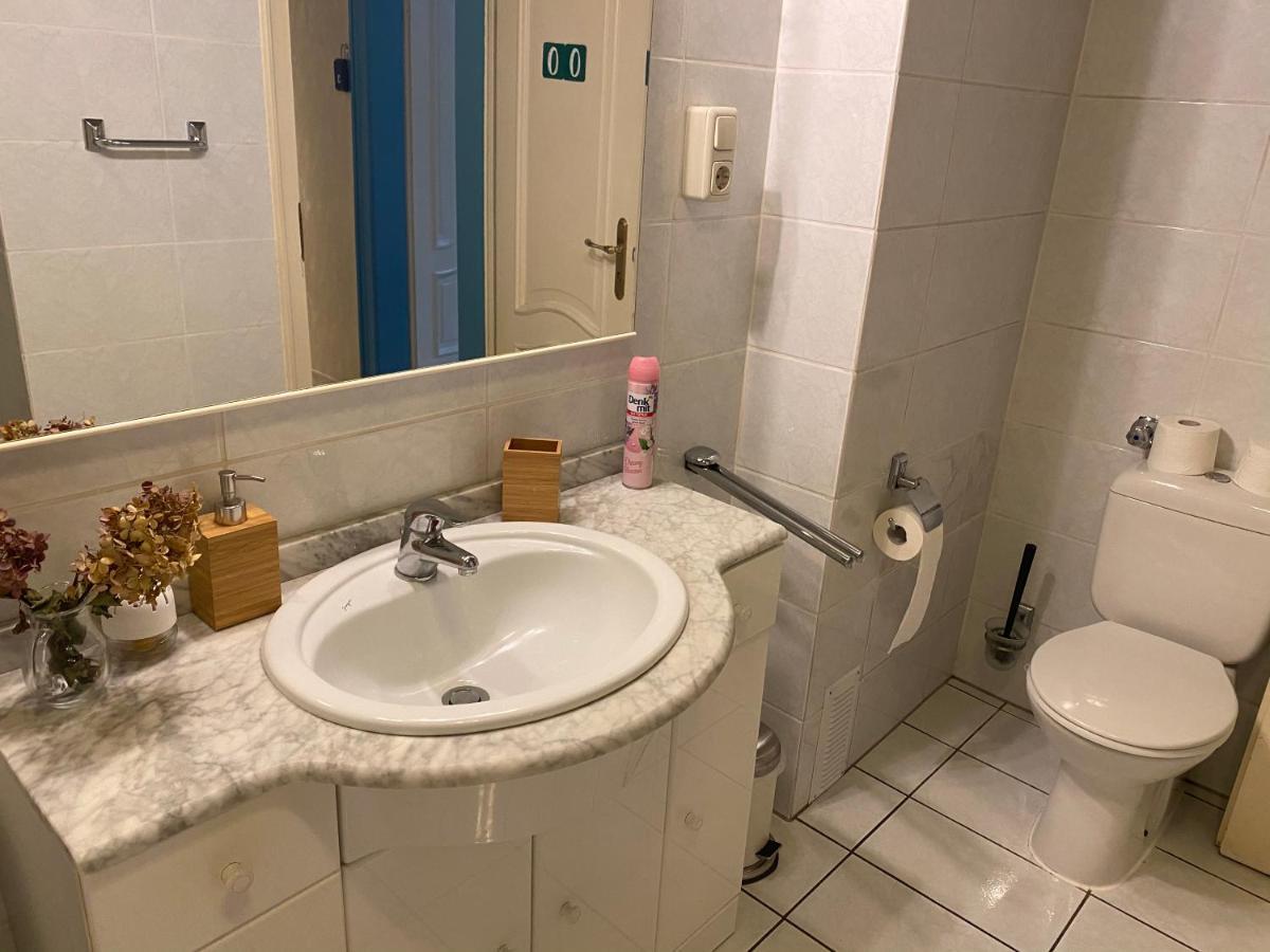 Central Shared Apartment, Friesenplatz Кёльн Экстерьер фото