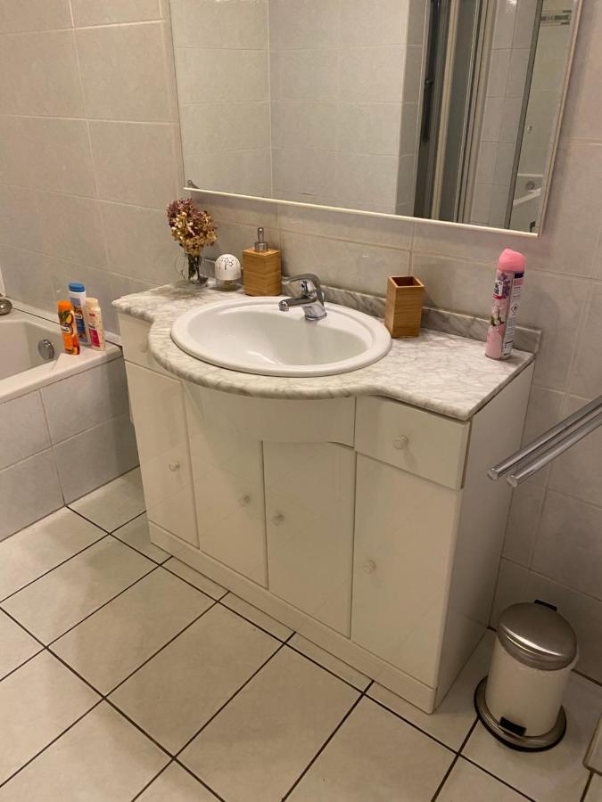 Central Shared Apartment, Friesenplatz Кёльн Экстерьер фото